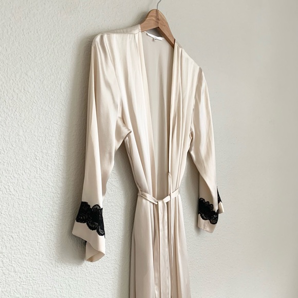 100% Silk Robe - Picture 9 of 15